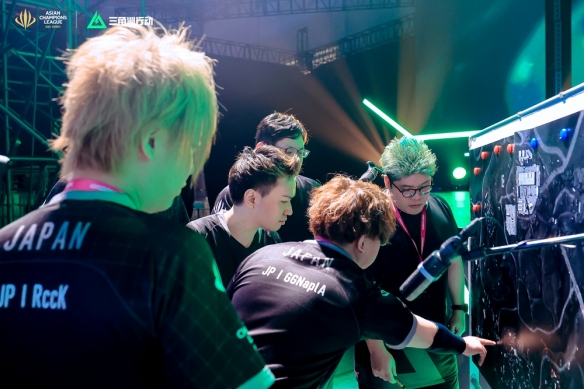 在这个充满 在这个充满