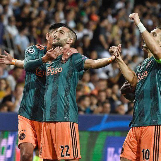 比分拉开 比分拉开