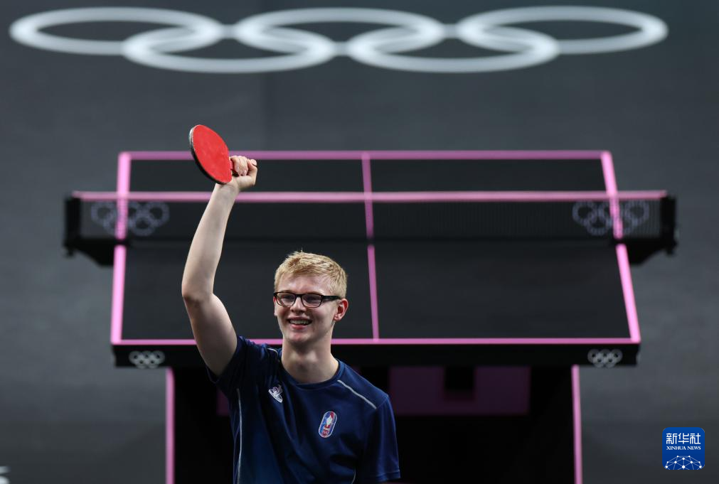 在其中扮演 在其中扮演