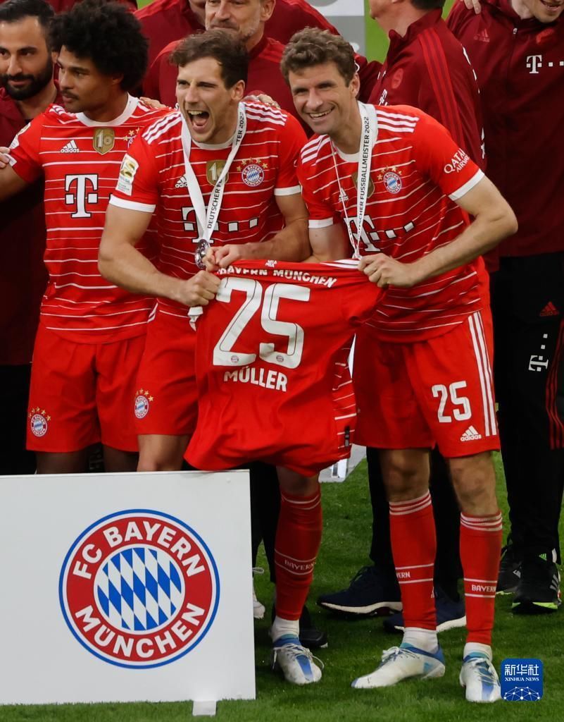 馆外的广告 馆外的广告