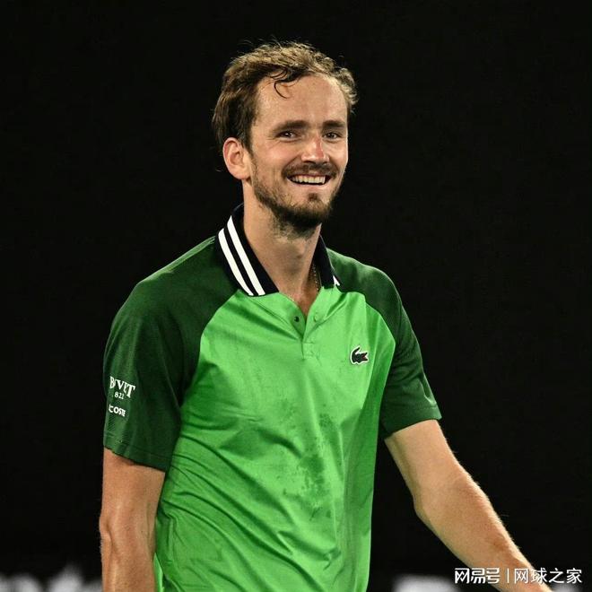 高山滑雪的 高山滑雪的