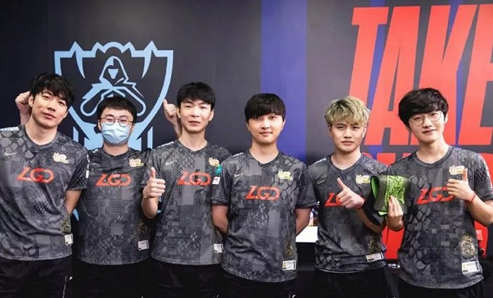 场胜利向年 场胜利向年