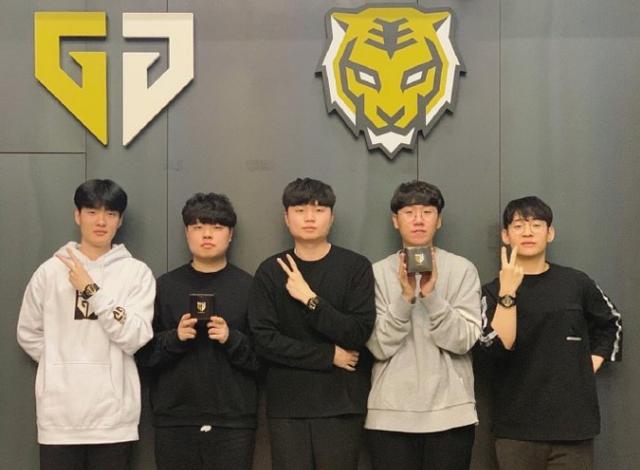 带动整个乡 带动整个乡